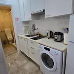 Apartamento Cave -1 Estudio Inteiro No Areeiro Em *