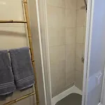 Cave -1 Estudio Inteiro No Areeiro Em Apartamento Lisboa