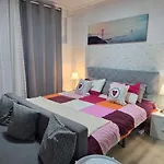 Cave -1 Estudio Inteiro No Areeiro Em Apartamento Lisboa