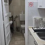 Apartamento Cave -1 Estudio Inteiro No Areeiro Em Lisboa