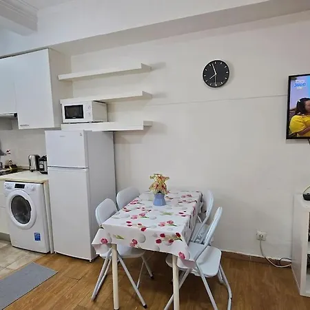Cave -1 Estudio Inteiro No Areeiro Em Apartmán Lisboa