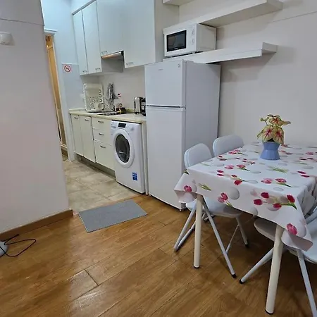 Cave -1 Estúdio Inteiro No Areeiro Em *