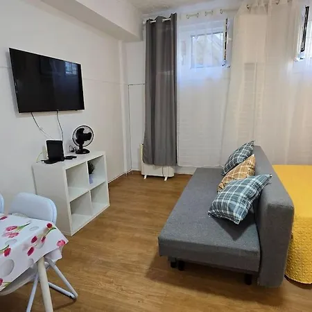 Apartamento Cave -1 Estúdio Inteiro No Areeiro Em Lisboa