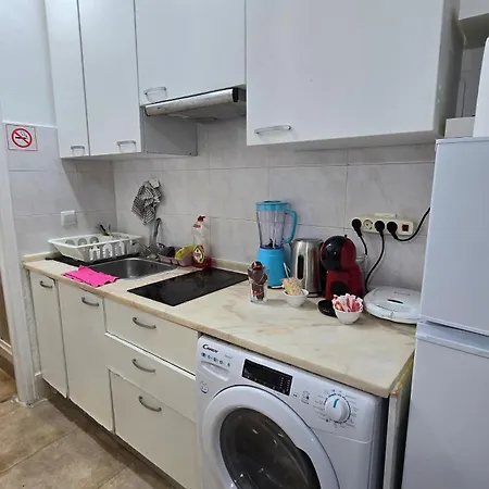 Cave -1 Estúdio Inteiro No Areeiro Em Apartamento