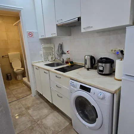 Apartamento Cave -1 Estúdio Inteiro No Areeiro Em *