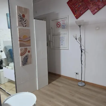 Appartement Cave -1 Estudio Inteiro No Areeiro Em Lissabon