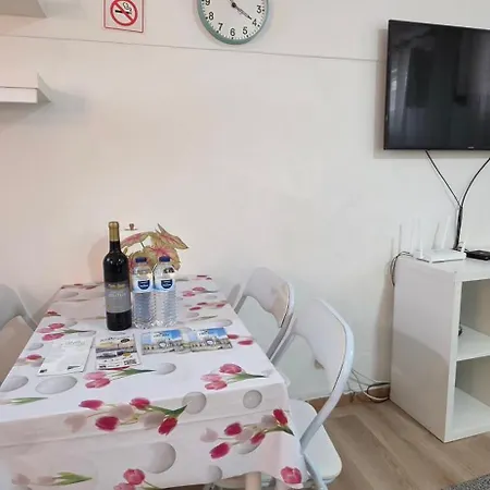 Cave -1 Estudio Inteiro No Areeiro Em Appartement Lissabon