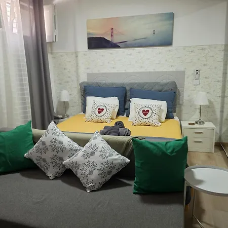 Appartement Cave -1 Estudio Inteiro No Areeiro Em Lissabon